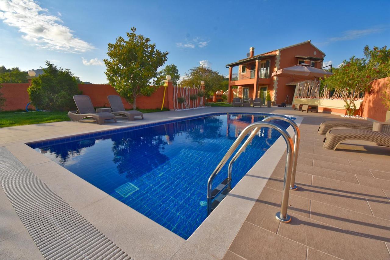 Villa Alex Sinarádes Zewnętrze zdjęcie